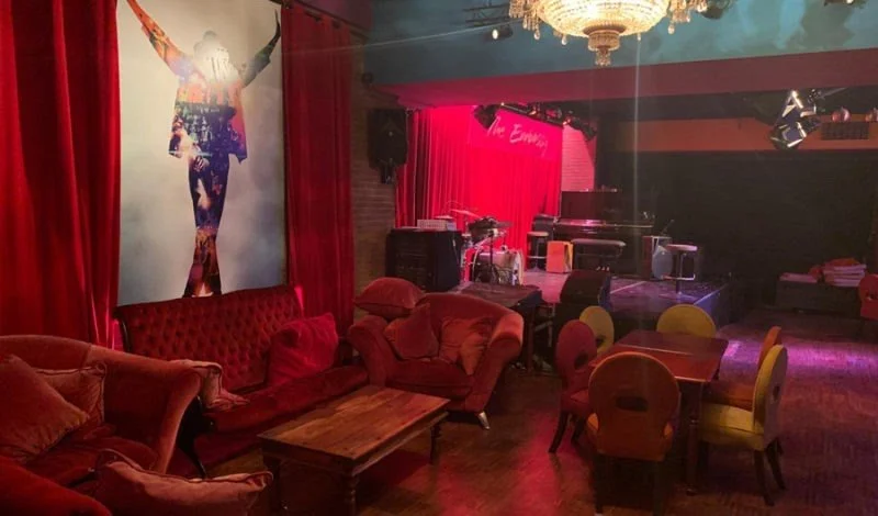 L'espace lounge de The Embassy Room